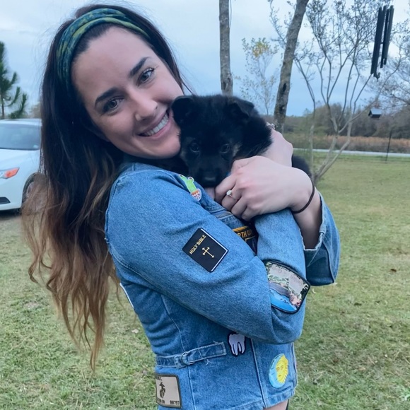 Meet your Posher, Leah! - Picture 6 of 10